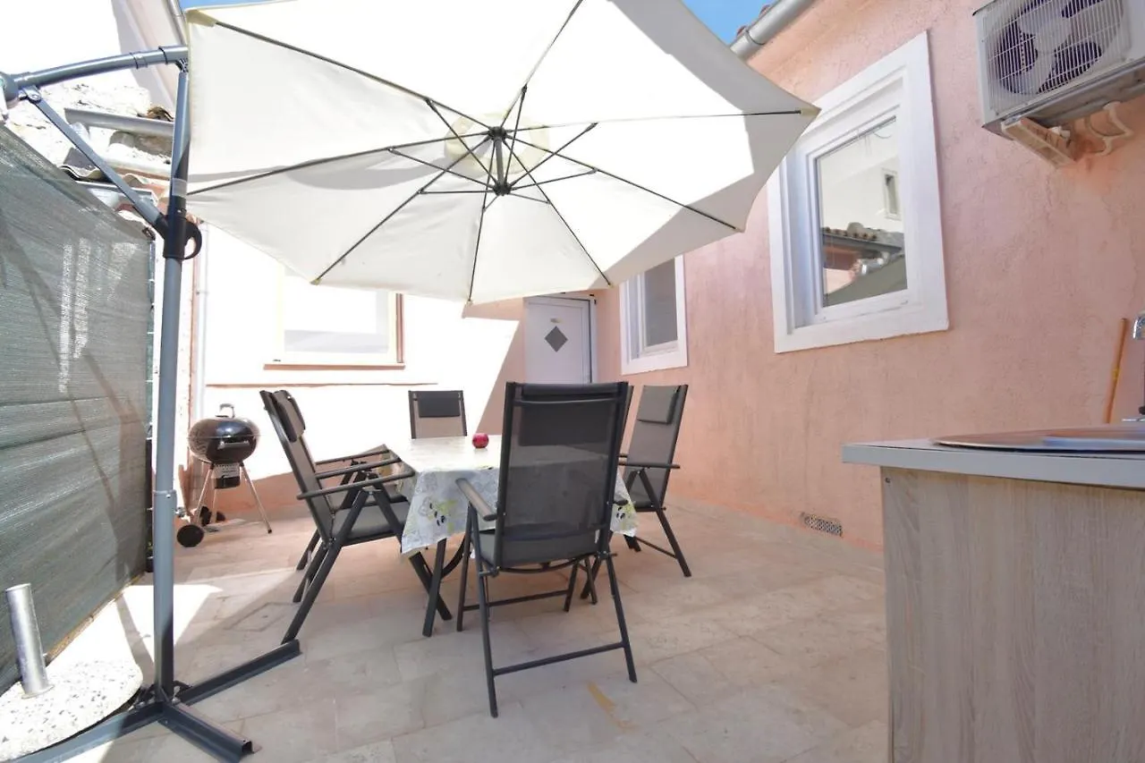 City Centre Apartment With Terrace 2 Pula 0*,  Croatia
